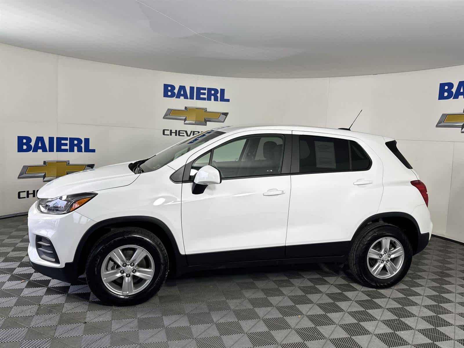 Thumbnail: 2022 Chevrolet Trax - 2