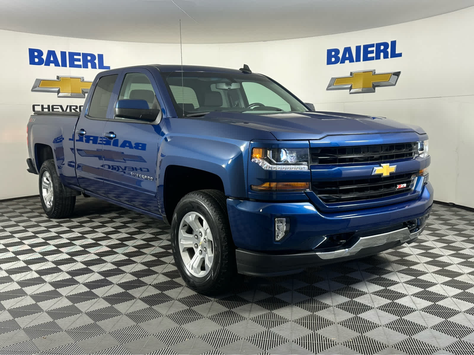 Thumbnail: 2018 Chevrolet Silverado 1500 - 3