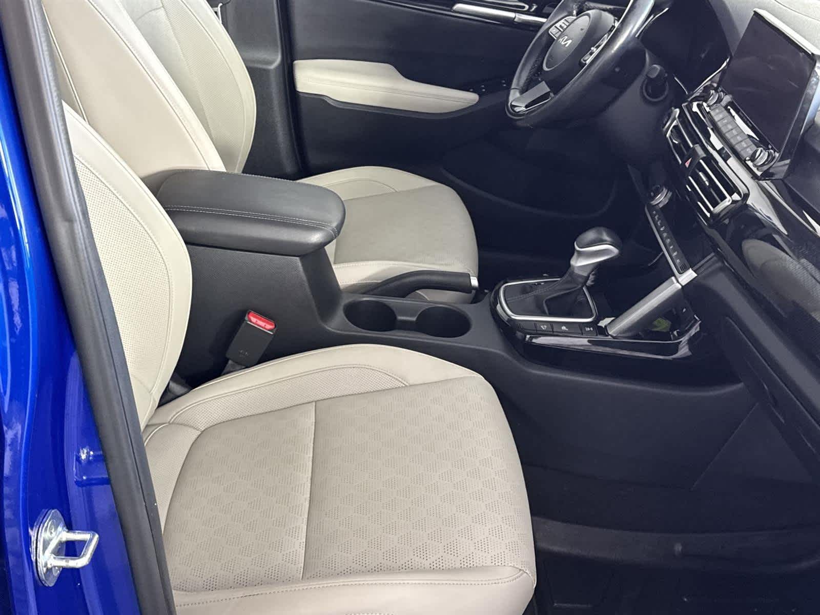 Thumbnail: 2022 Kia Seltos - 17