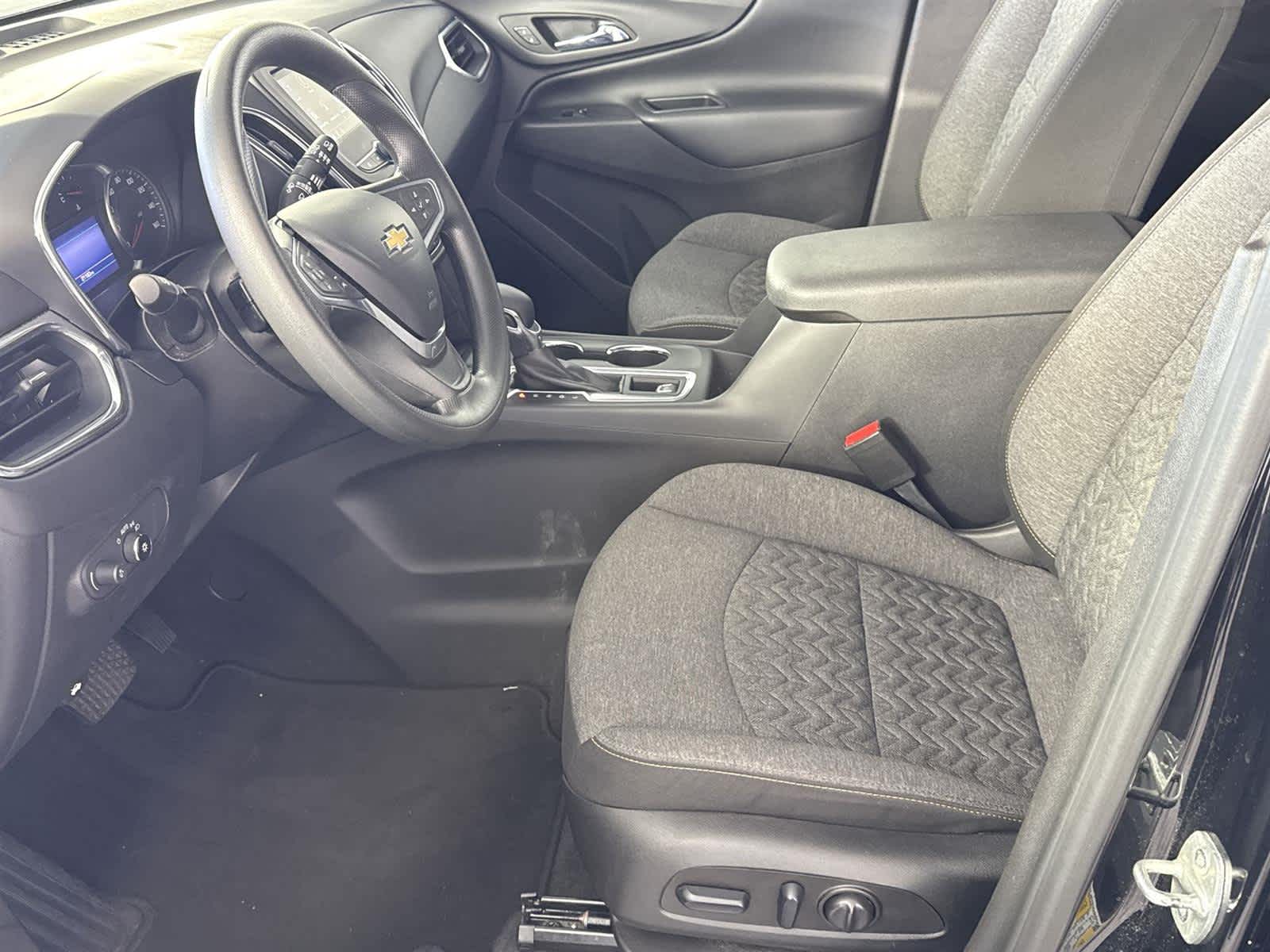 Thumbnail: 2022 Chevrolet Equinox - 12