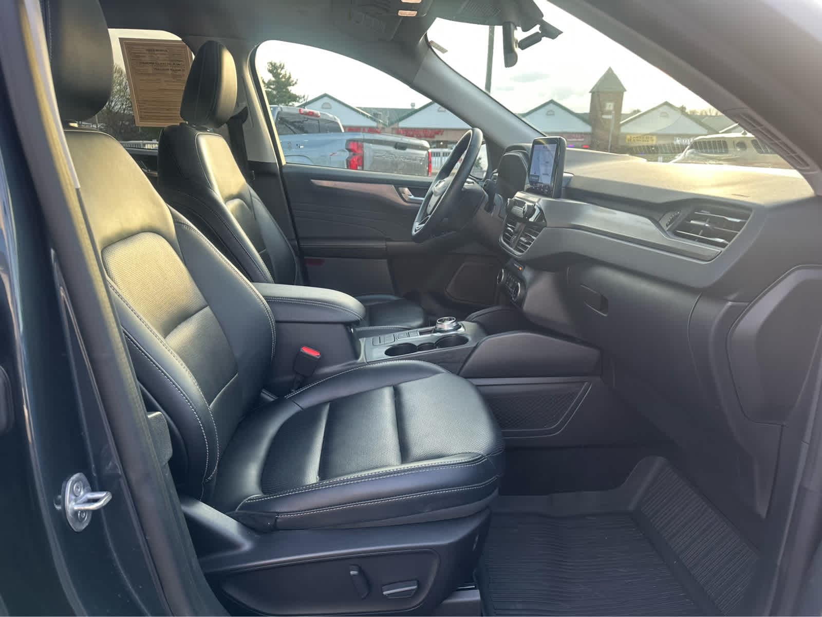 Thumbnail: 2022 Ford Escape - 20