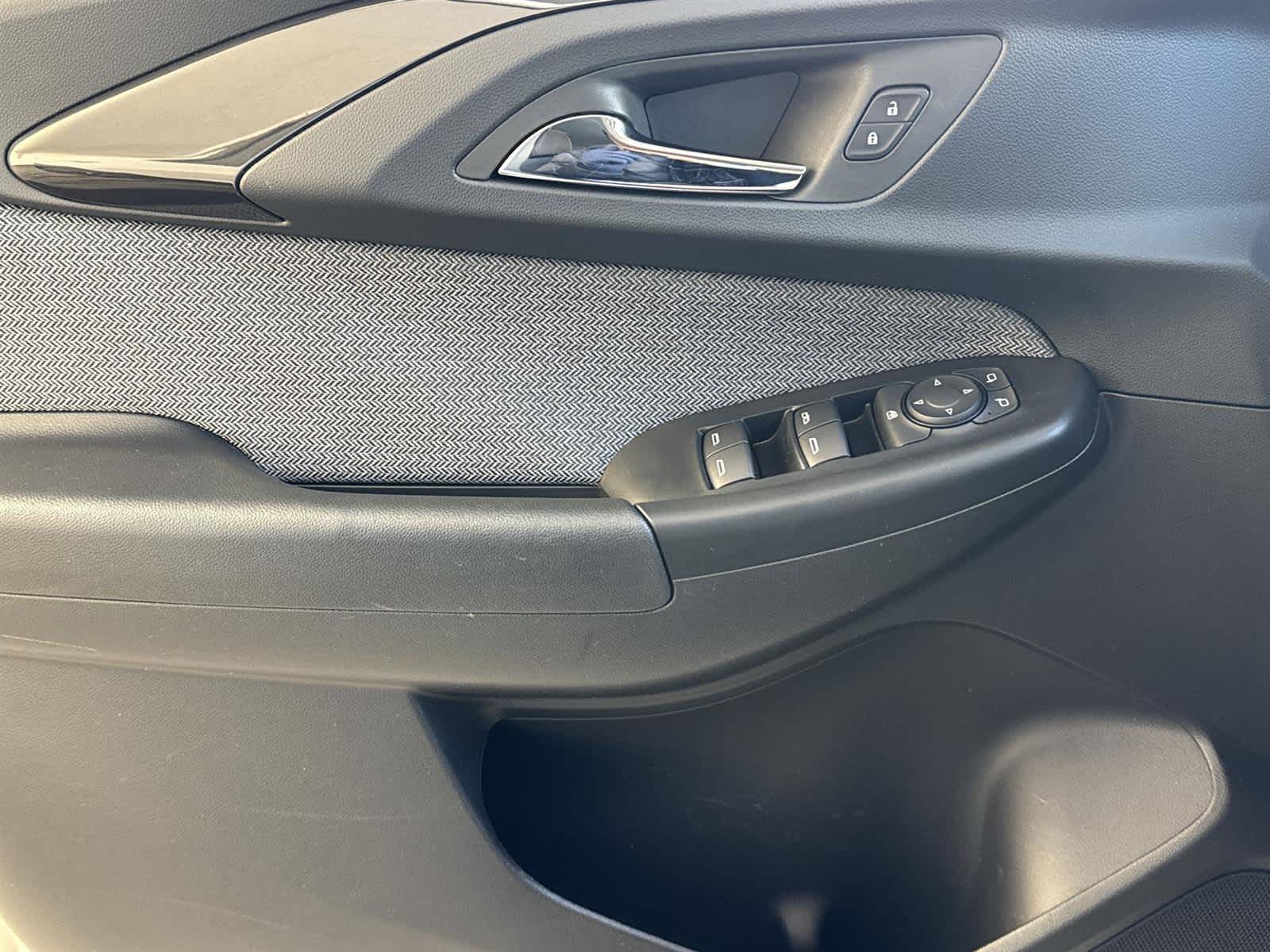 Thumbnail: 2023 Chevrolet TrailBlazer - 23