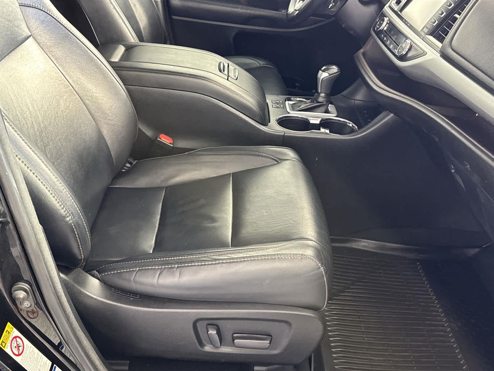 Thumbnail: 2018 Toyota Highlander - 17