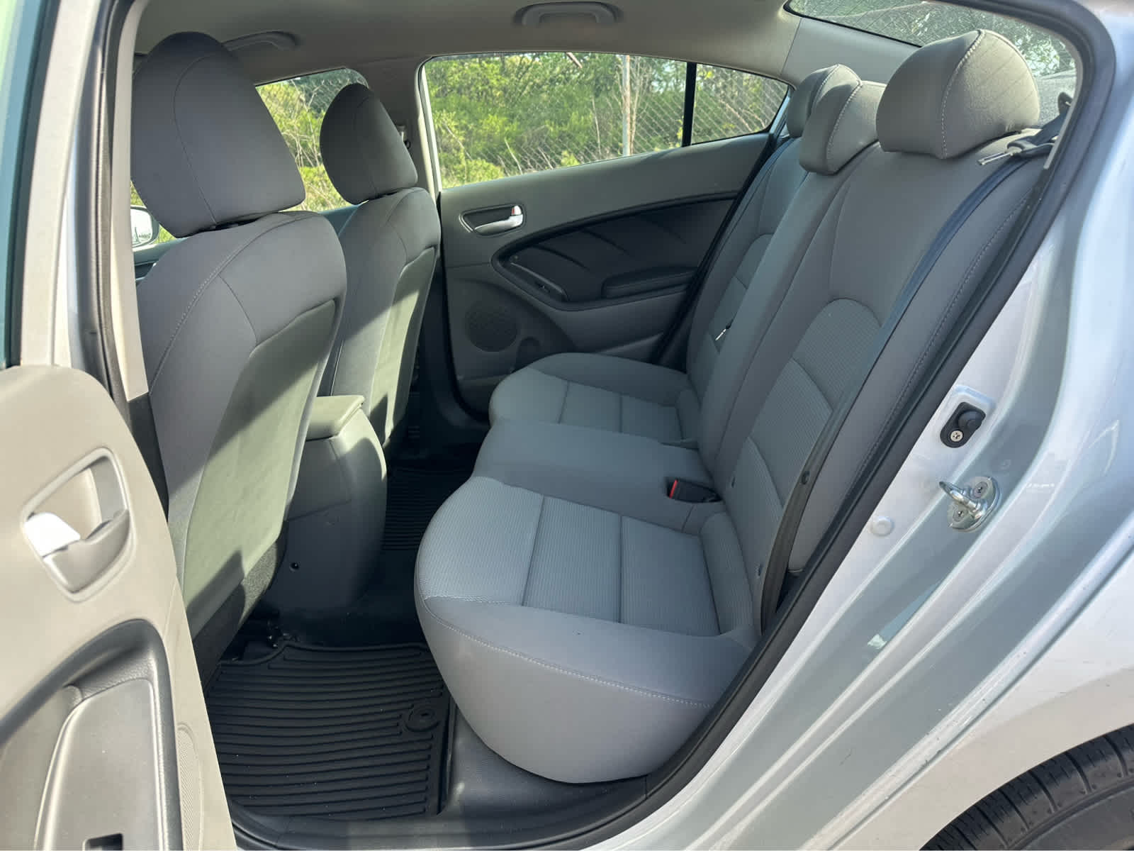 Thumbnail: 2018 Kia Forte - 17