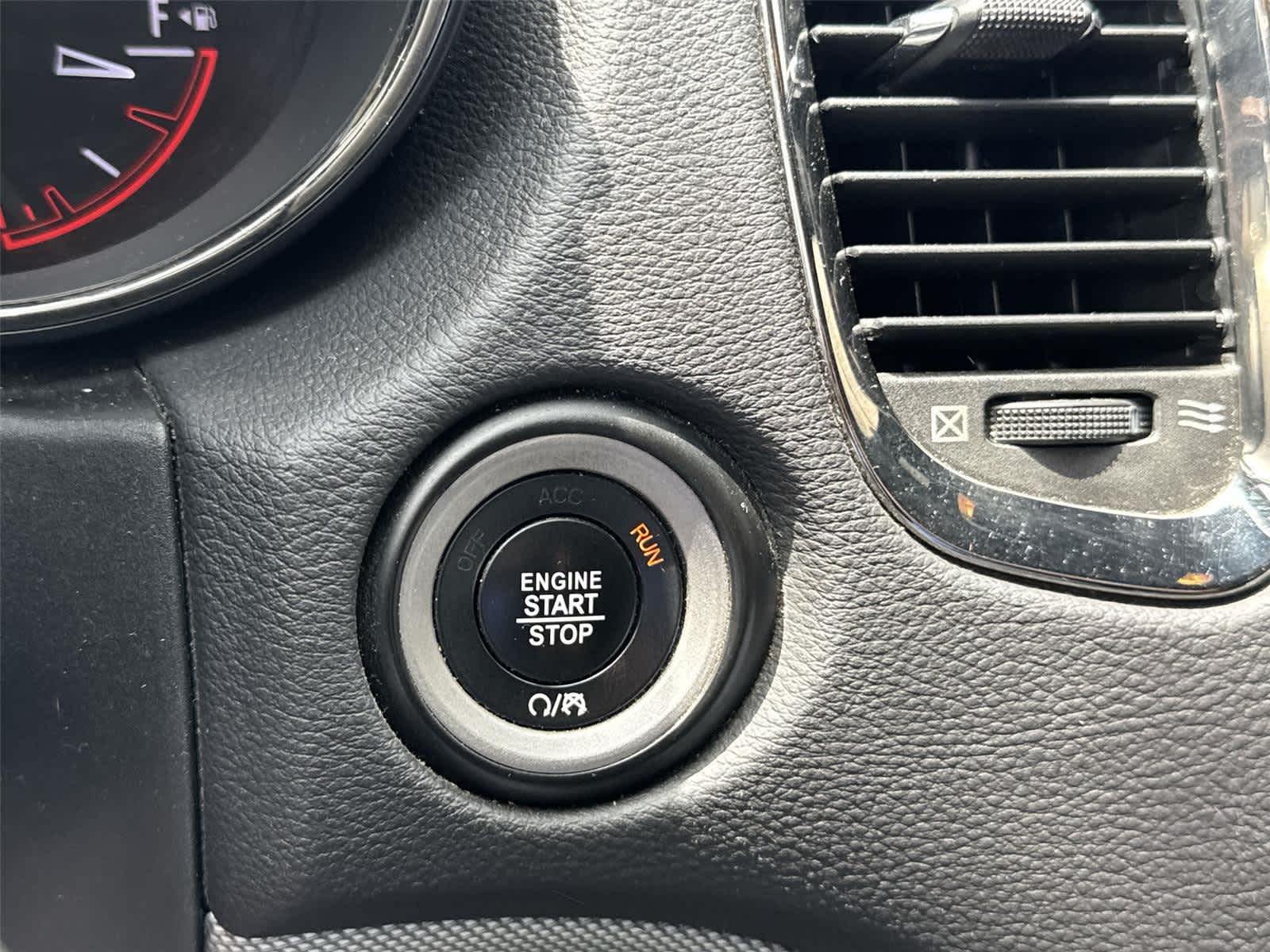 Thumbnail: 2019 Dodge Durango - 27