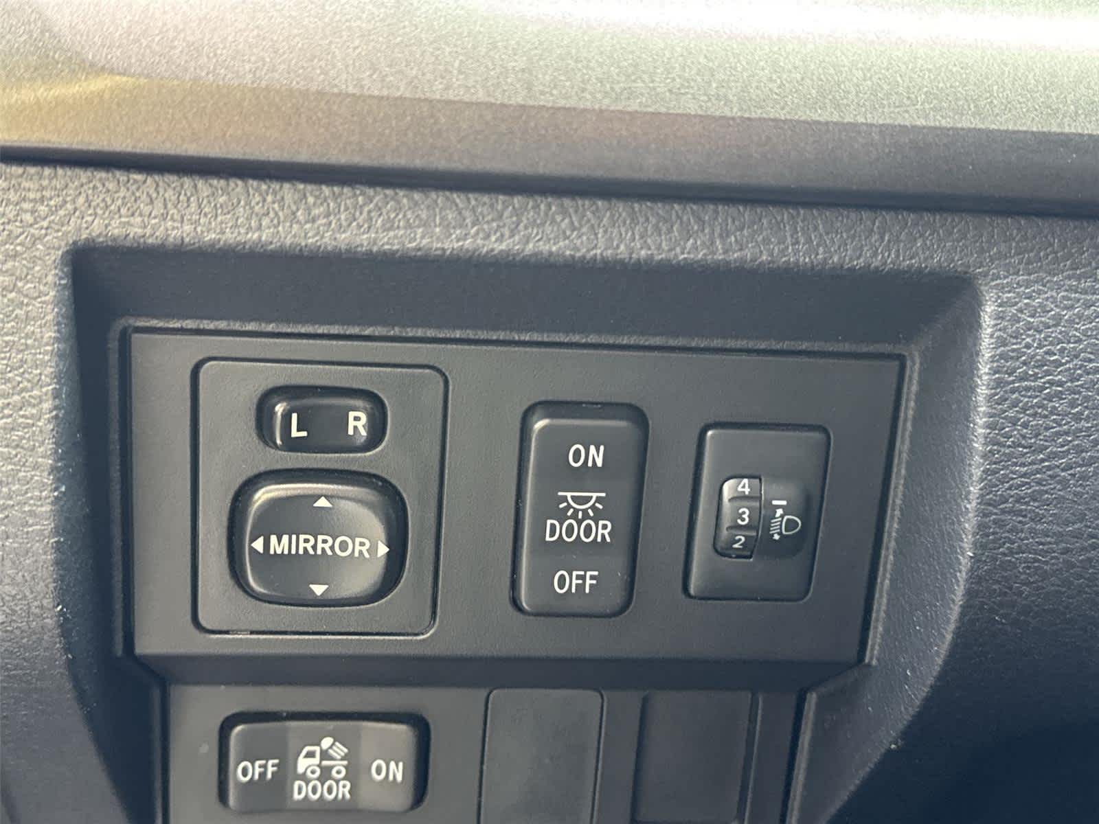 Thumbnail: 2017 Toyota Tundra - 22