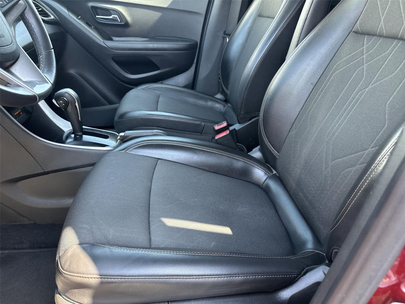 Thumbnail: 2022 Chevrolet Trax - 12