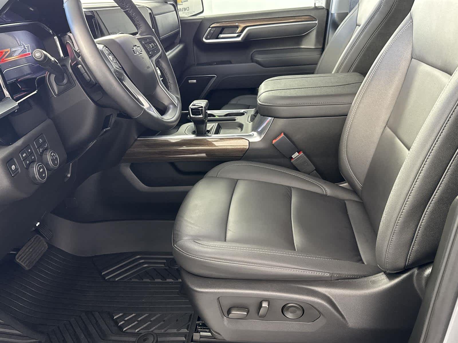 Thumbnail: 2025 Chevrolet Silverado 1500 - 11