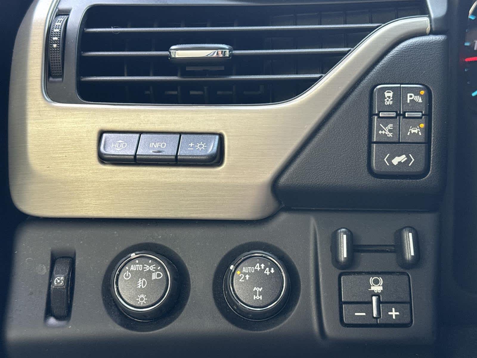 2018 GMC Yukon Denali 26