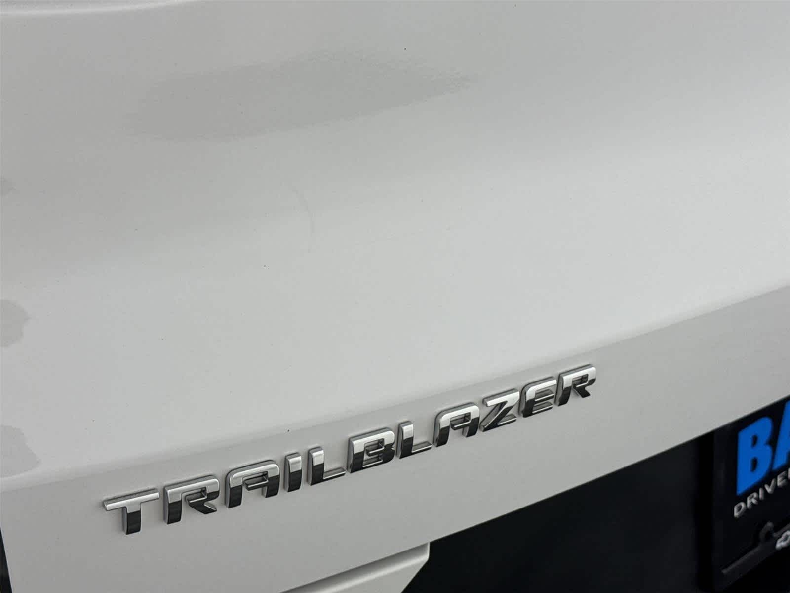 Thumbnail: 2023 Chevrolet TrailBlazer - 10