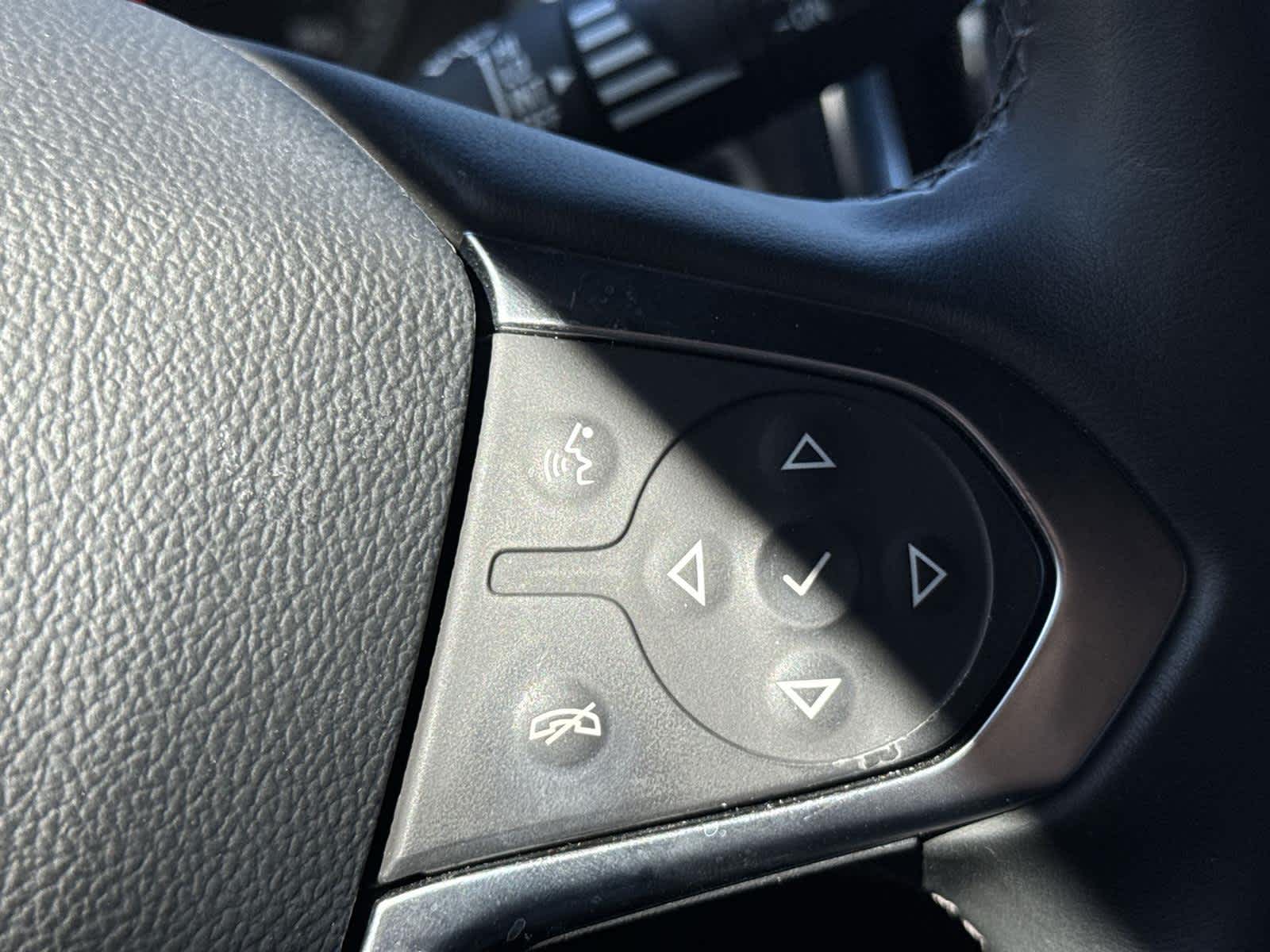 Thumbnail: 2023 Chevrolet Traverse - 28