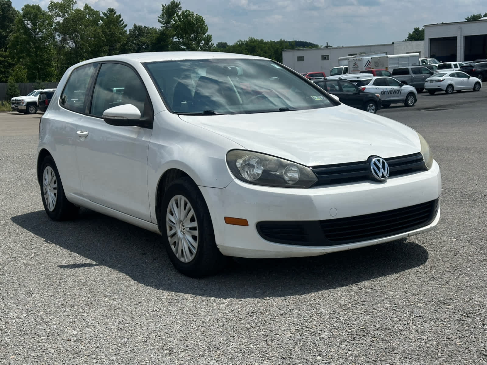 Thumbnail: 2010 Volkswagen Golf - 3