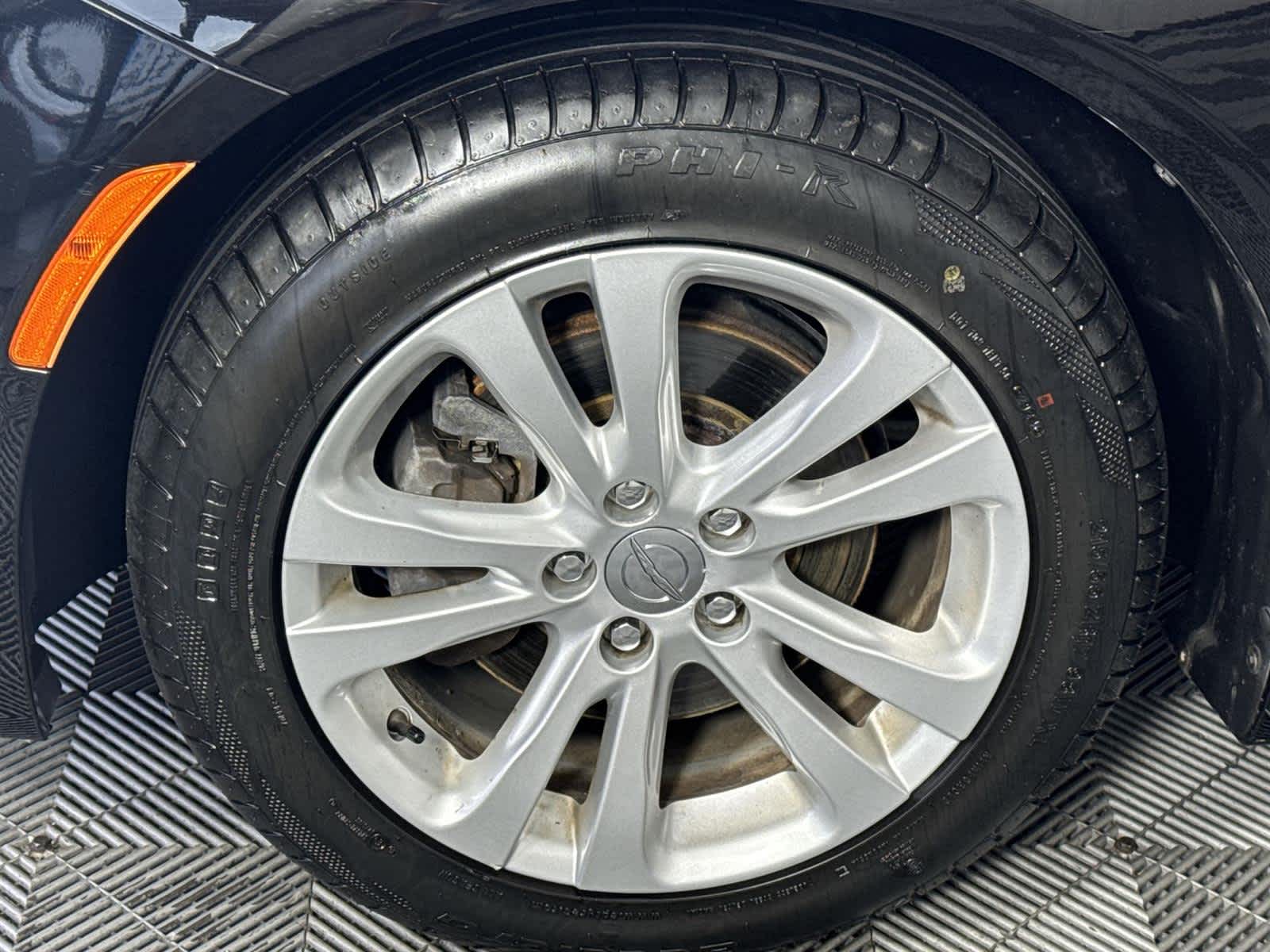 Thumbnail: 2015 Chrysler 200 - 11