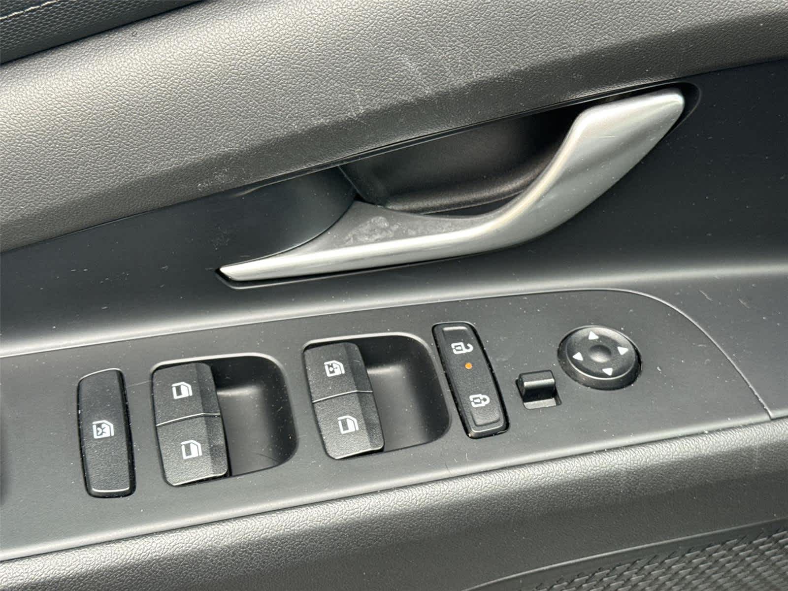 Thumbnail: 2024 Hyundai Elantra - 22