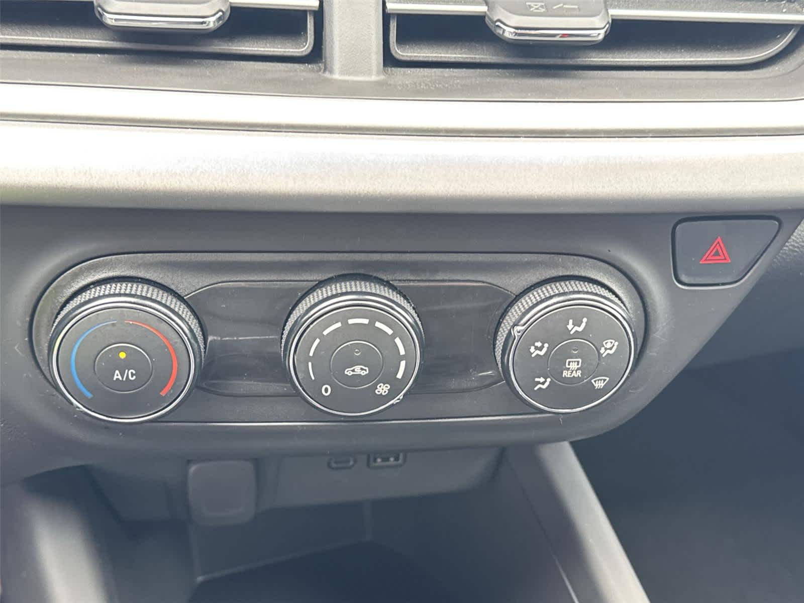 Thumbnail: 2024 Chevrolet Trax - 18