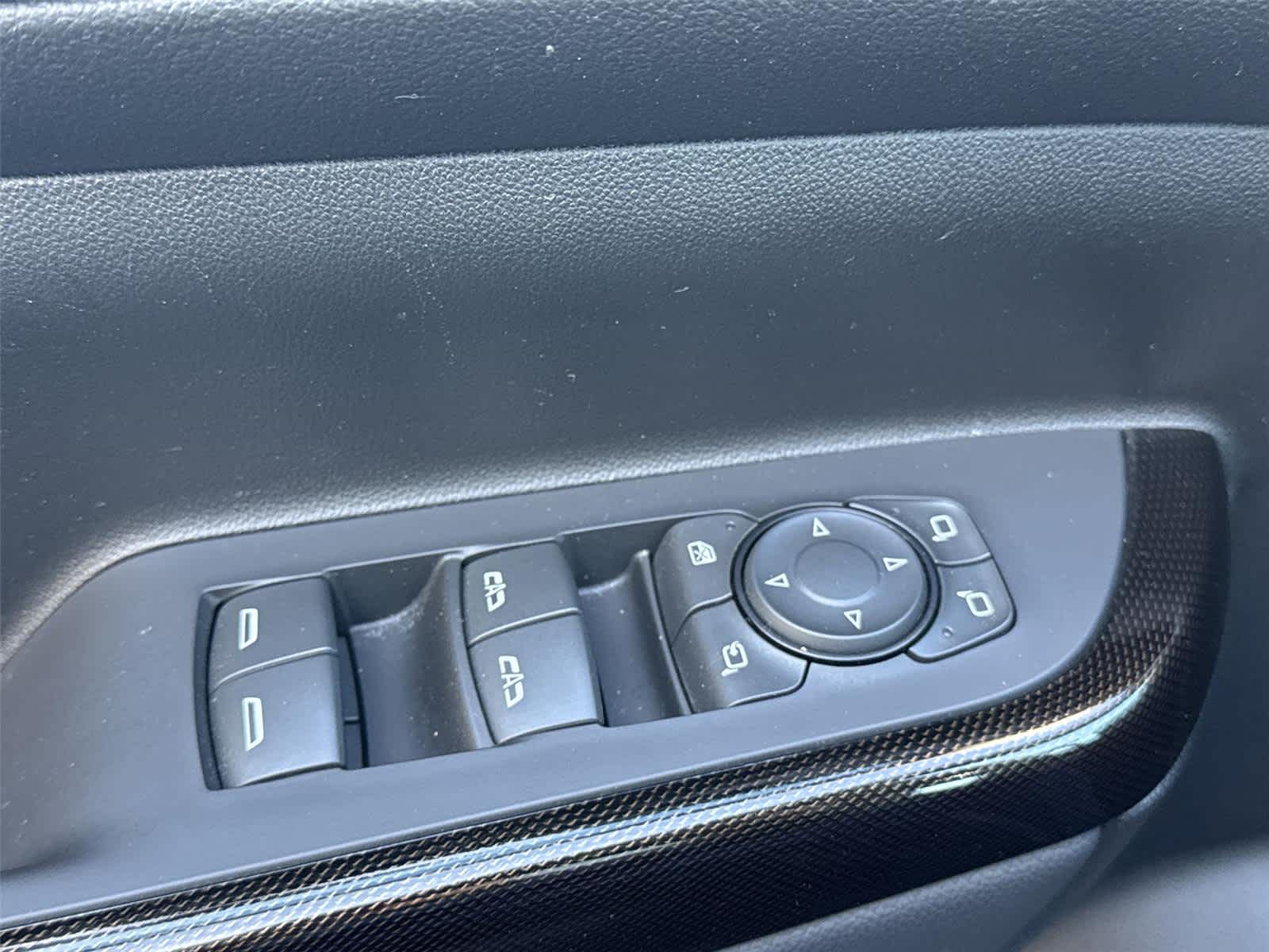 Thumbnail: 2023 GMC Acadia - 24