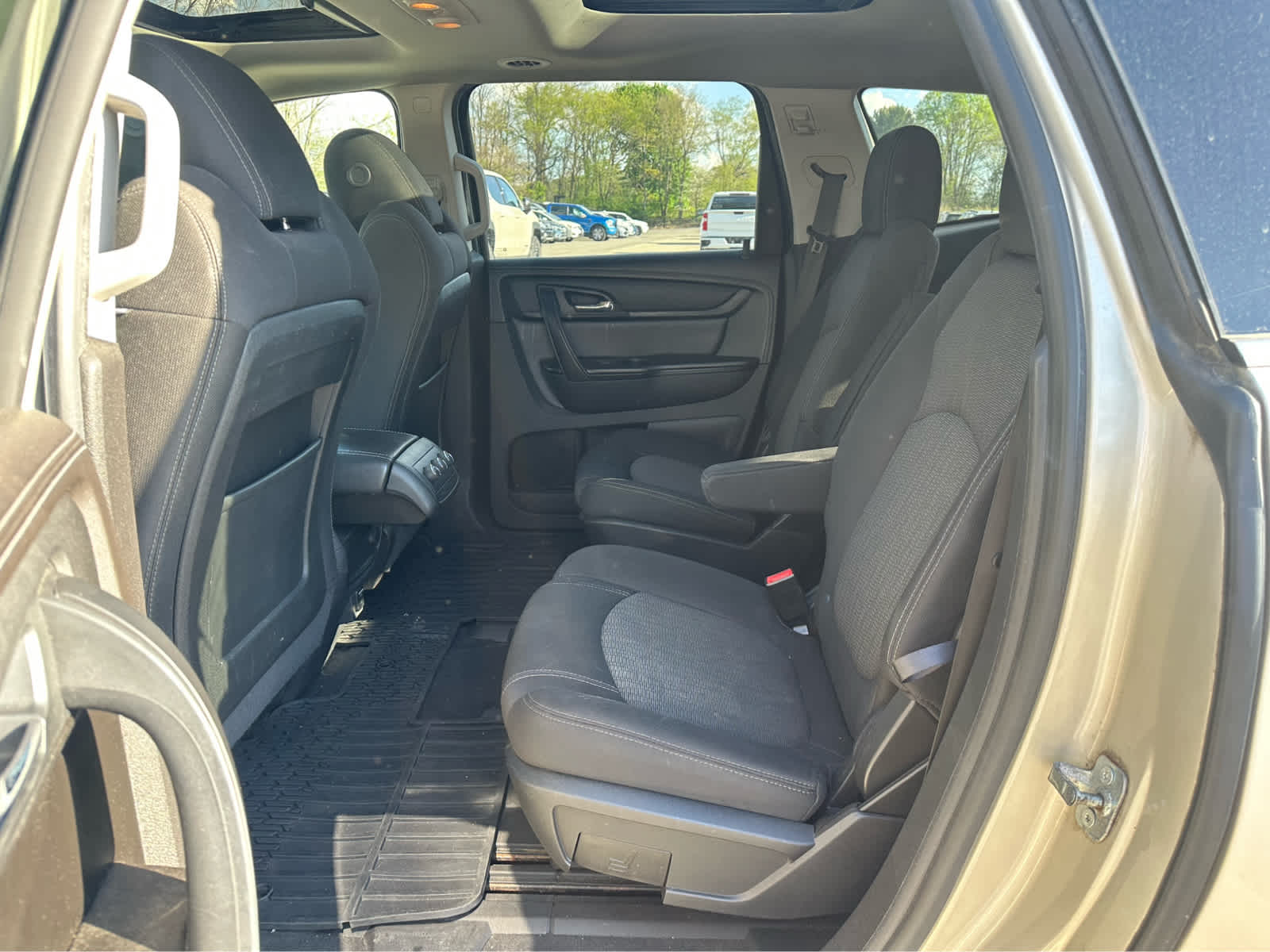 Thumbnail: 2016 Chevrolet Traverse - 23