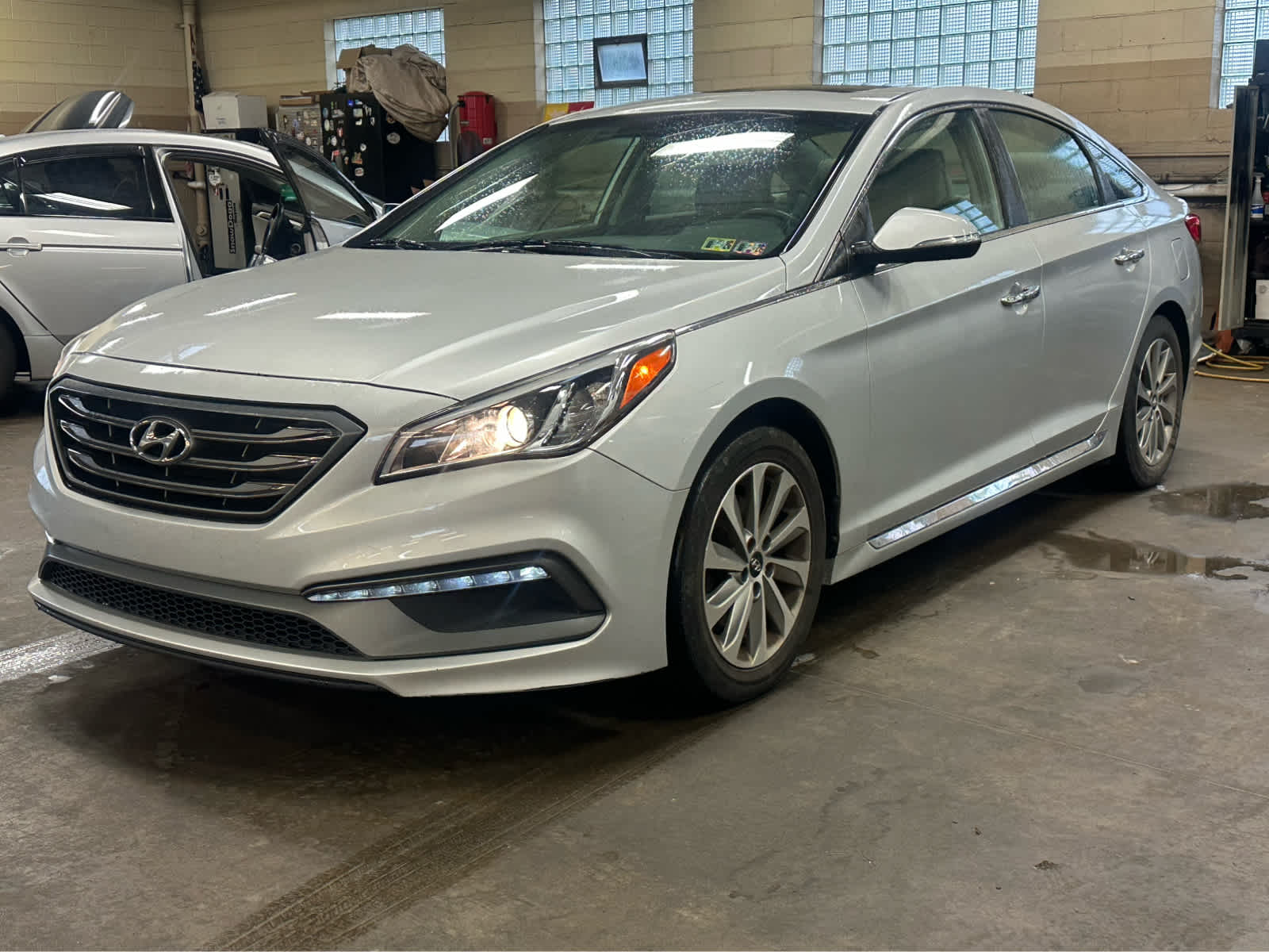 Thumbnail: 2017 Hyundai Sonata - 1