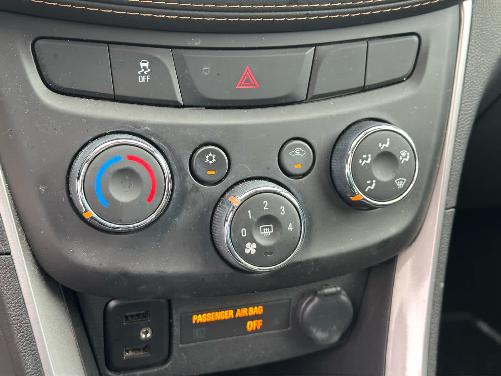 Thumbnail: 2022 Chevrolet Trax - 16