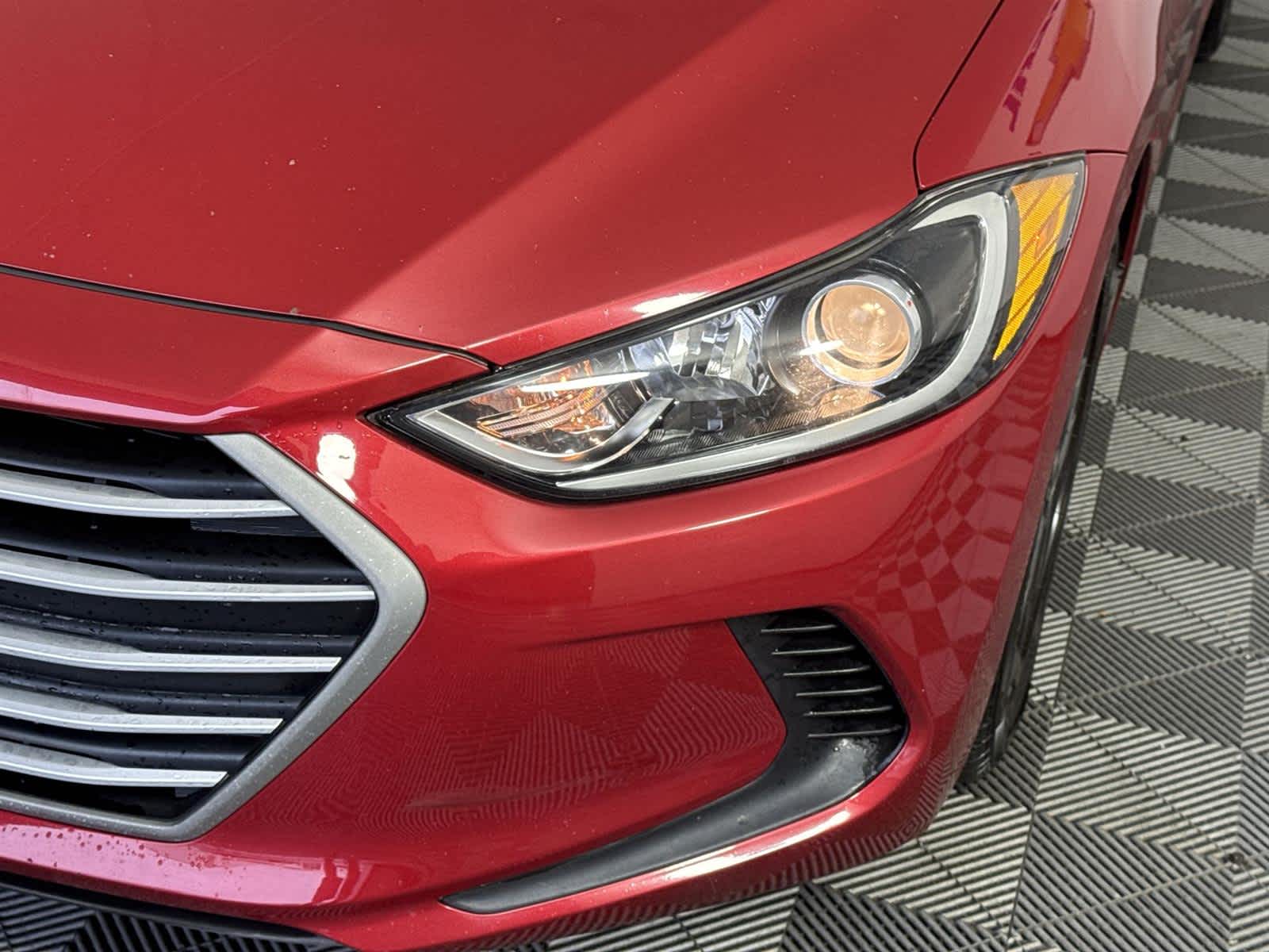 Thumbnail: 2018 Hyundai Elantra - 9