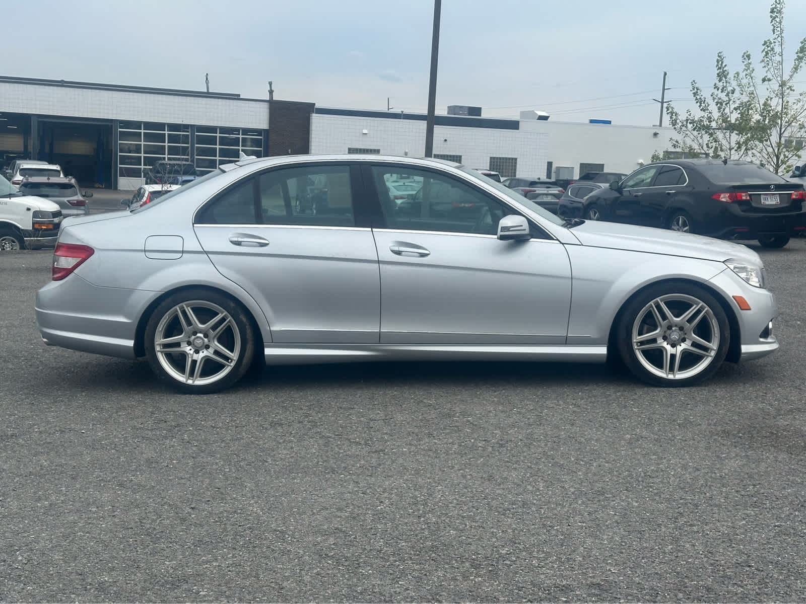 Thumbnail: 2010 Mercedes-Benz C-Class - 8