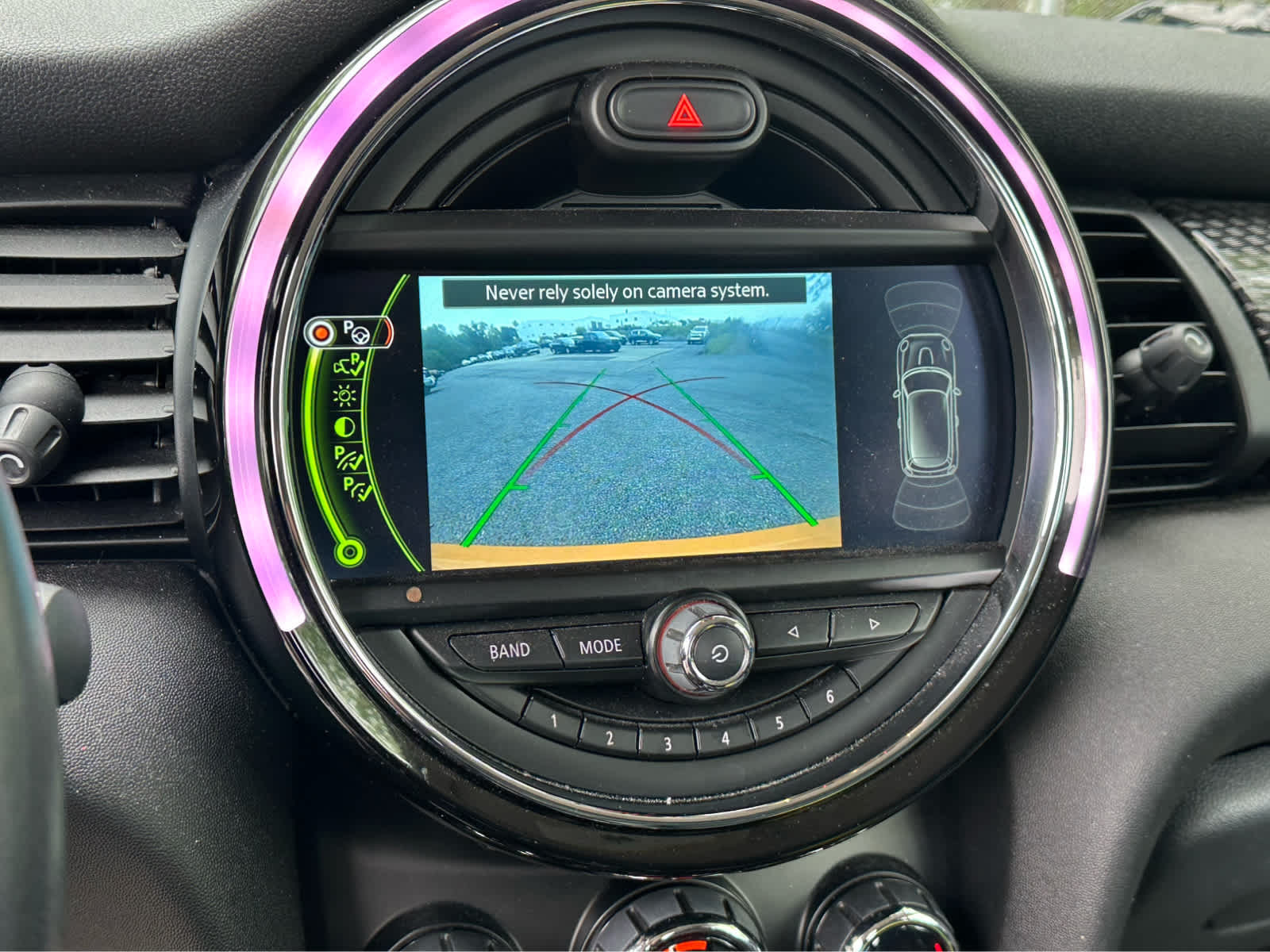 Thumbnail: 2018 MINI Cooper Hardtop - 15