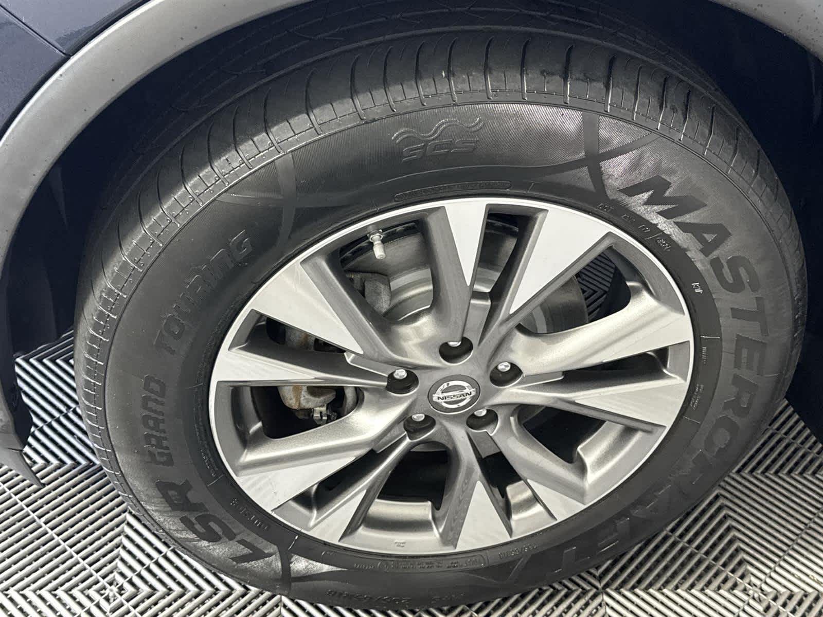 Thumbnail: 2015 Nissan Murano - 10