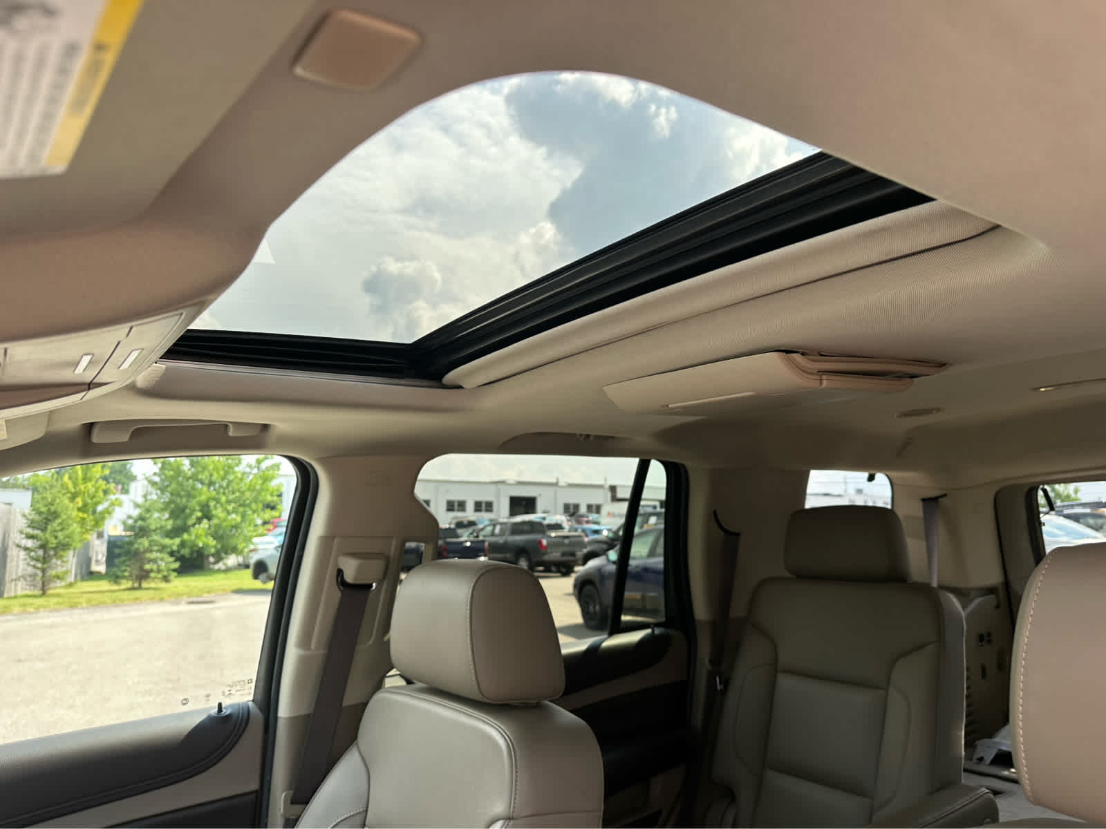 Thumbnail: 2019 Chevrolet Tahoe - 11