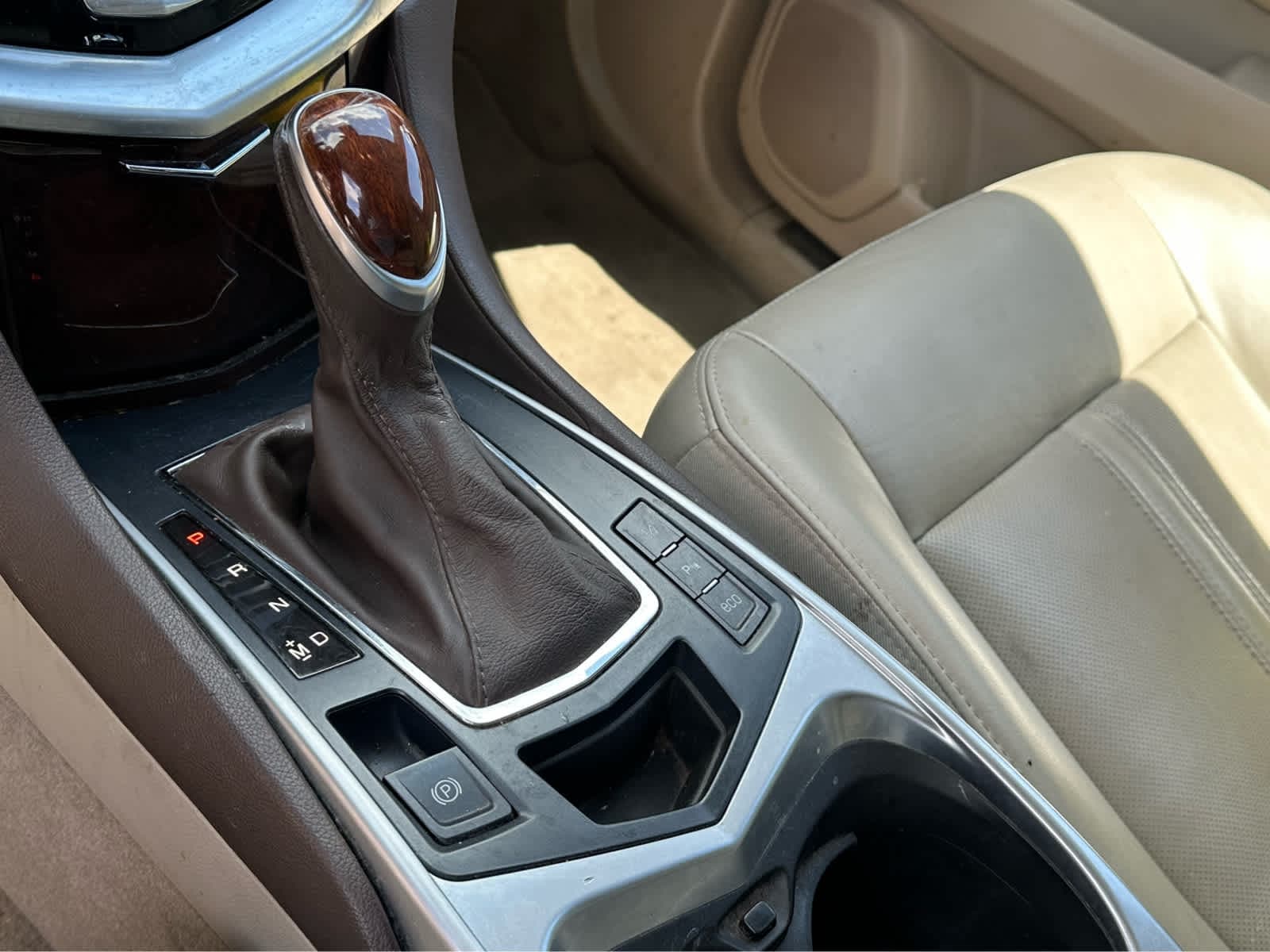 Thumbnail: 2015 Cadillac SRX - 15