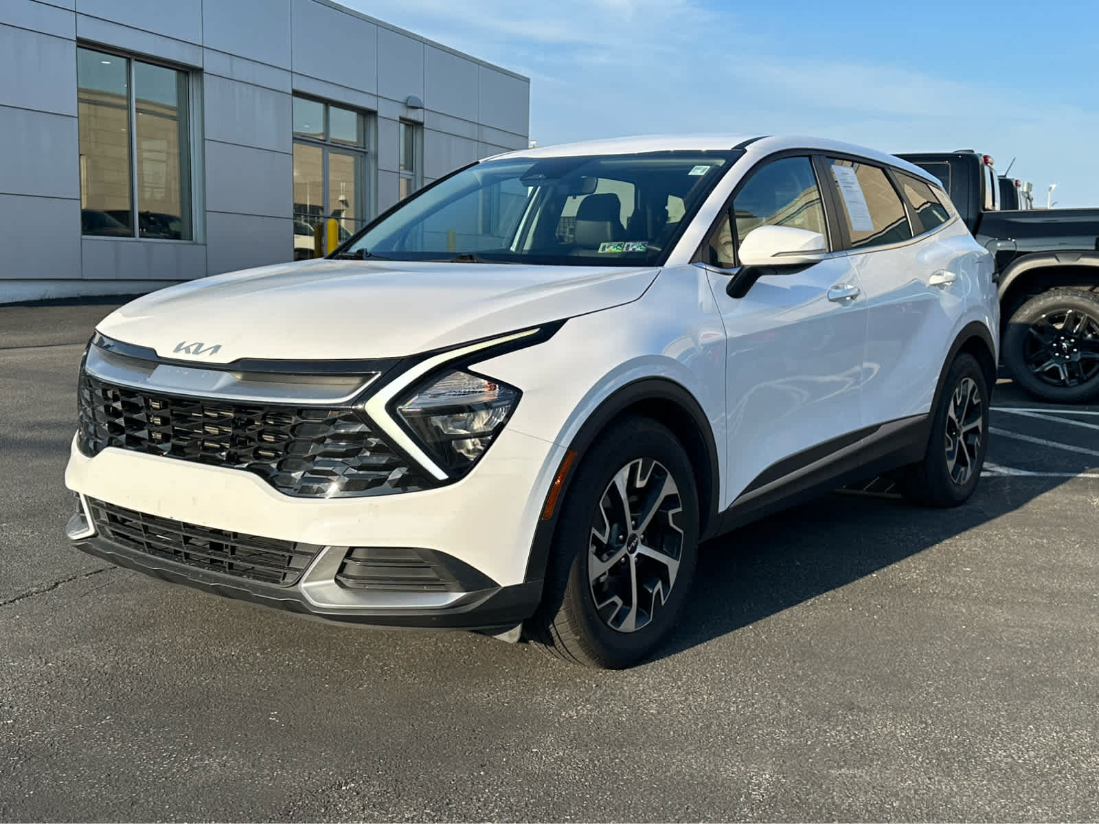 Thumbnail: 2023 Kia Sportage - 1