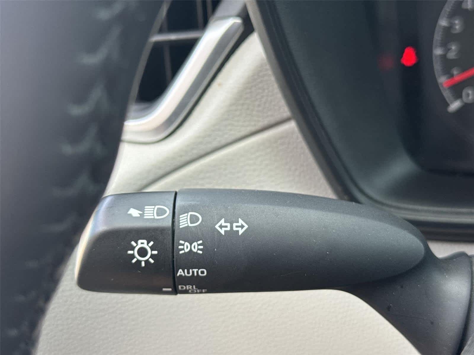 Thumbnail: 2022 Toyota Corolla Cross - 25