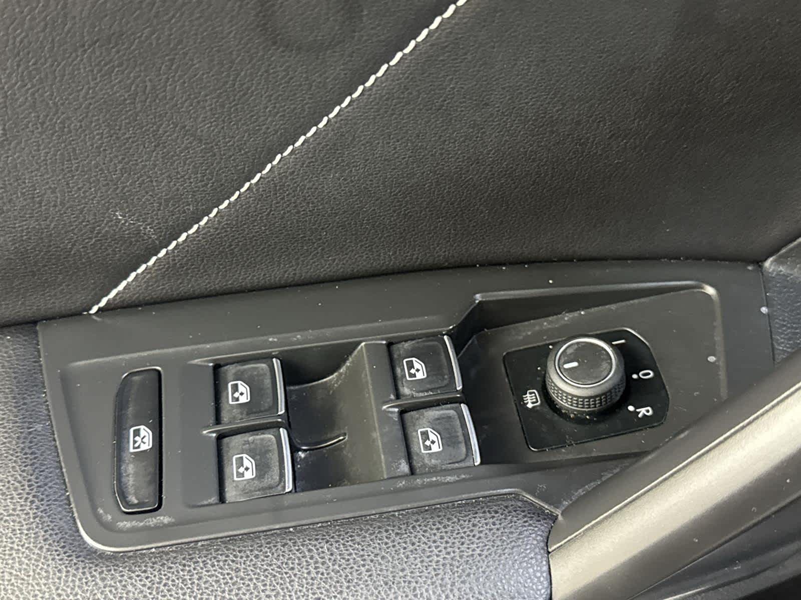 Thumbnail: 2024 Volkswagen Tiguan - 21