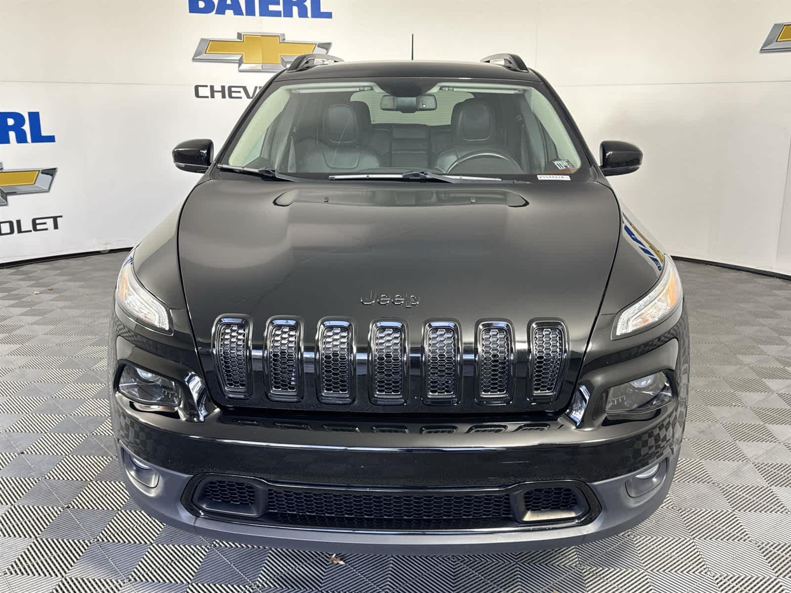 Thumbnail: 2018 Jeep Cherokee - 8