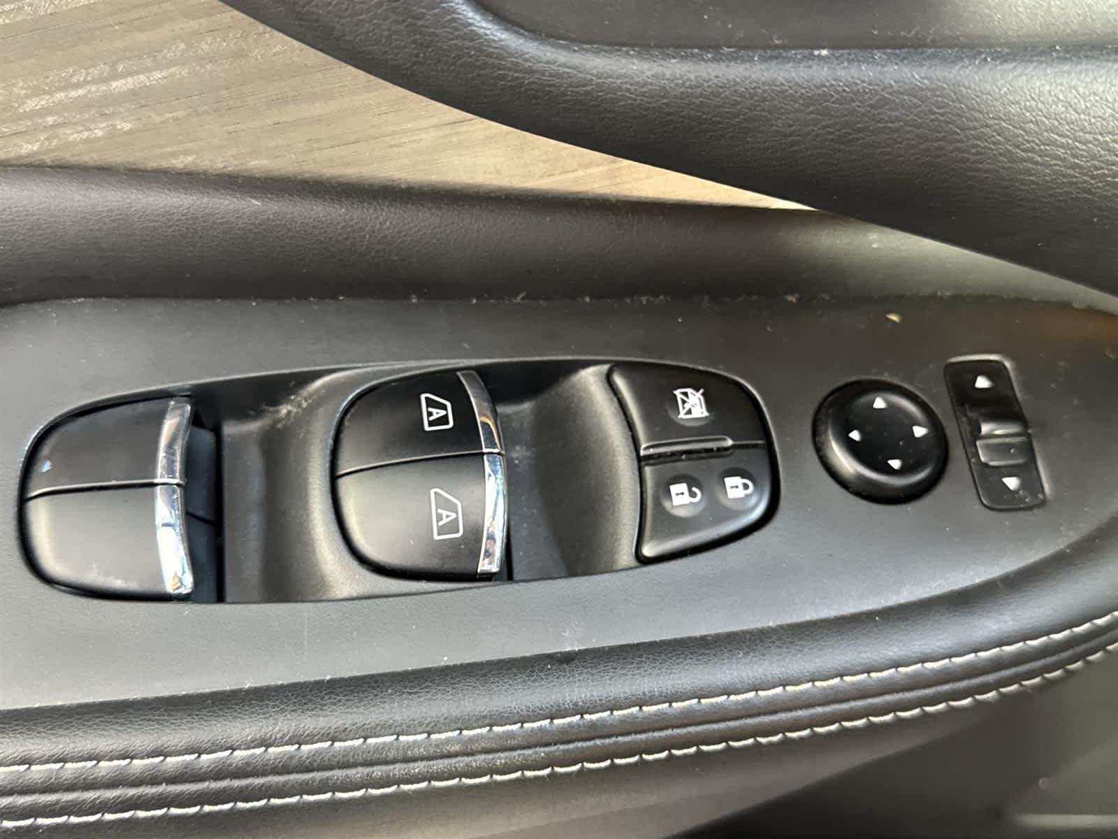 Thumbnail: 2015 Nissan Murano - 25