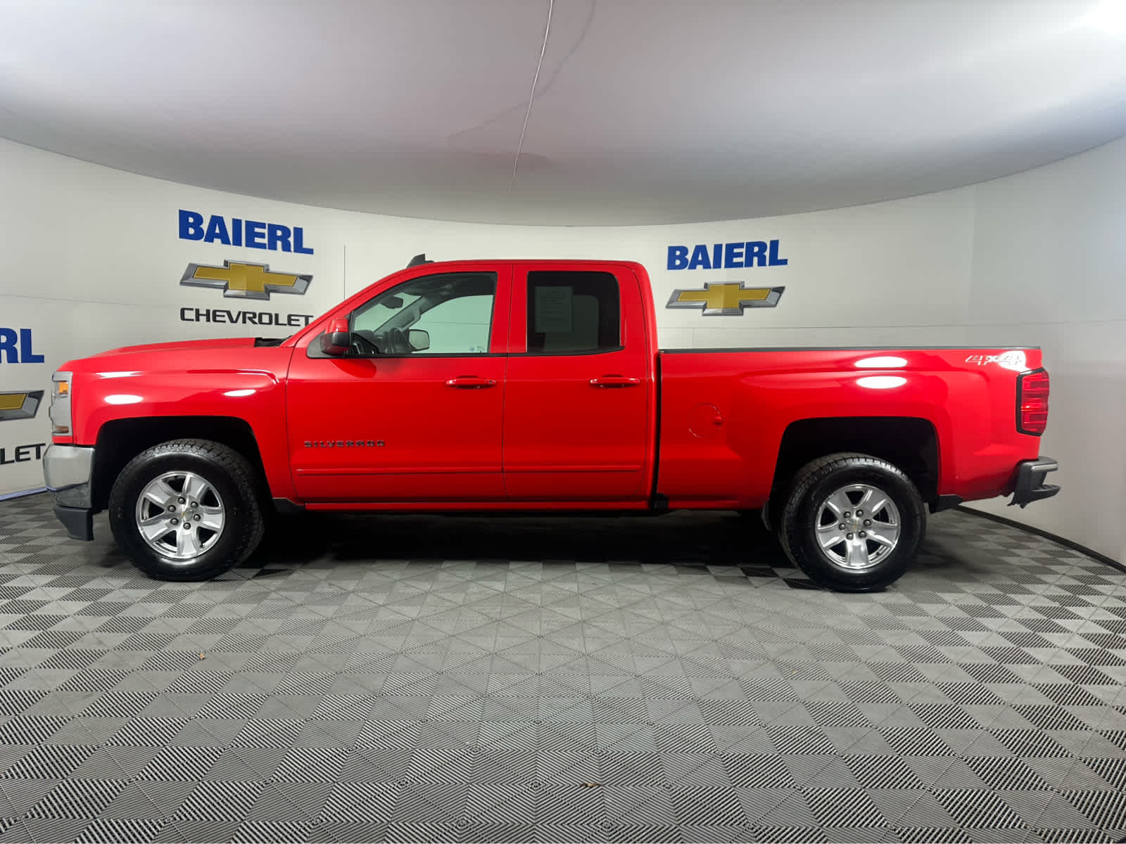 Thumbnail: 2019 Chevrolet Silverado 1500 - 4