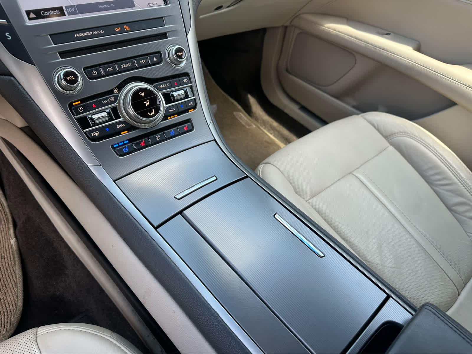 Thumbnail: 2017 Lincoln MKZ - 15