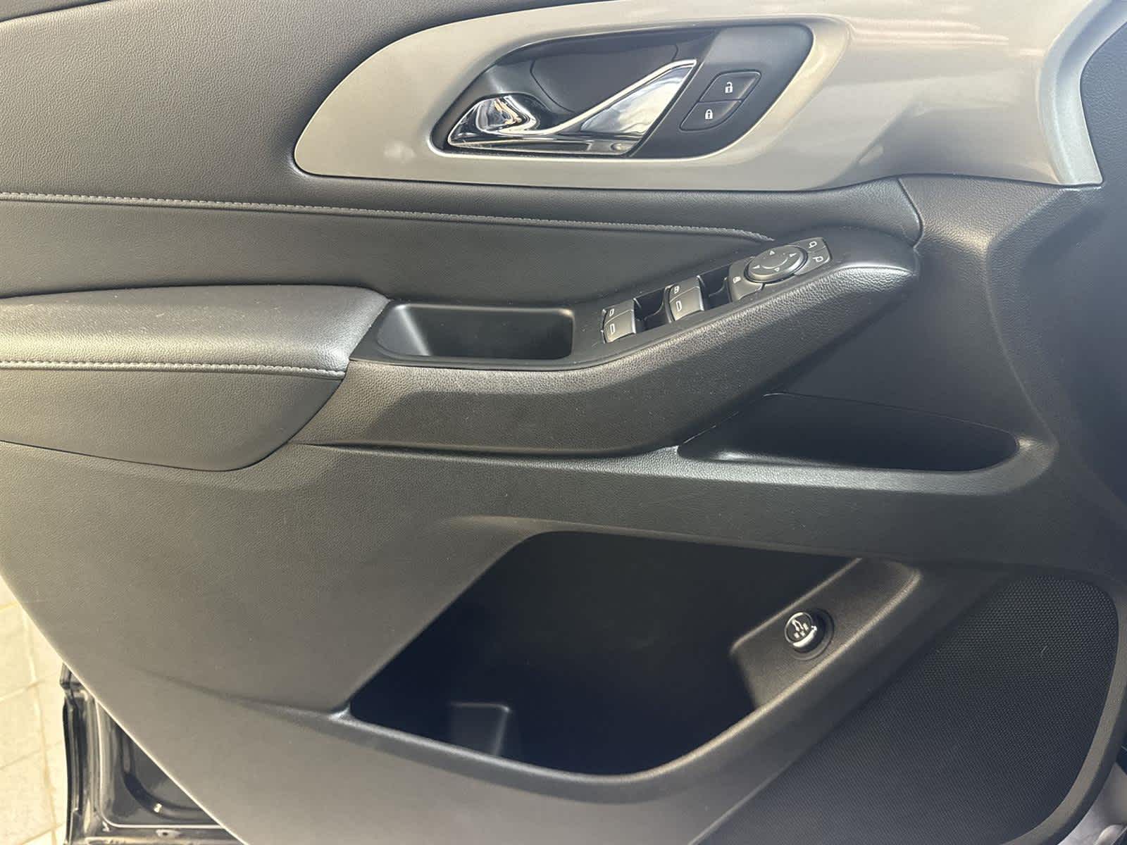 Thumbnail: 2023 Chevrolet Traverse - 23