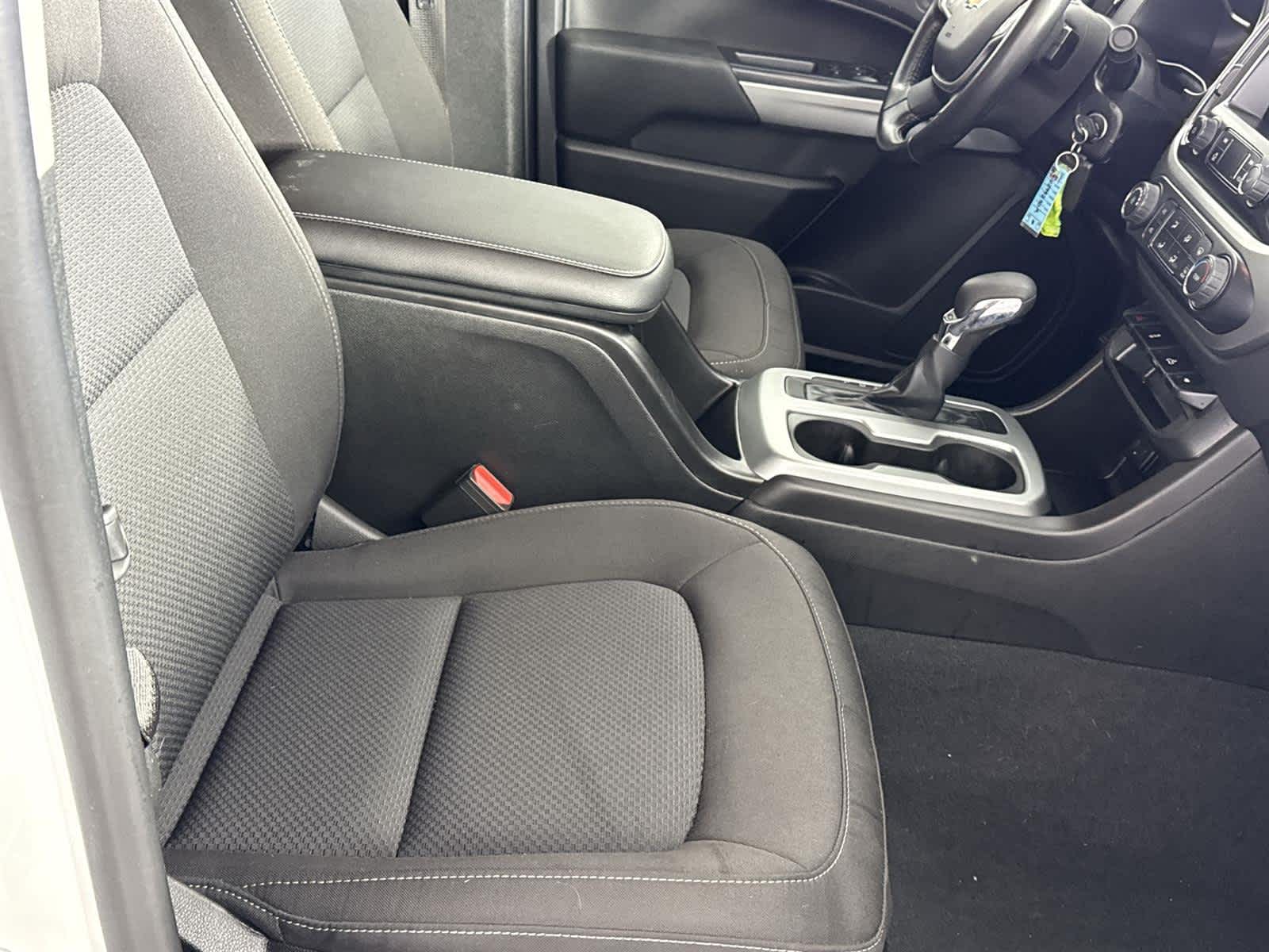 Thumbnail: 2022 Chevrolet Colorado - 15