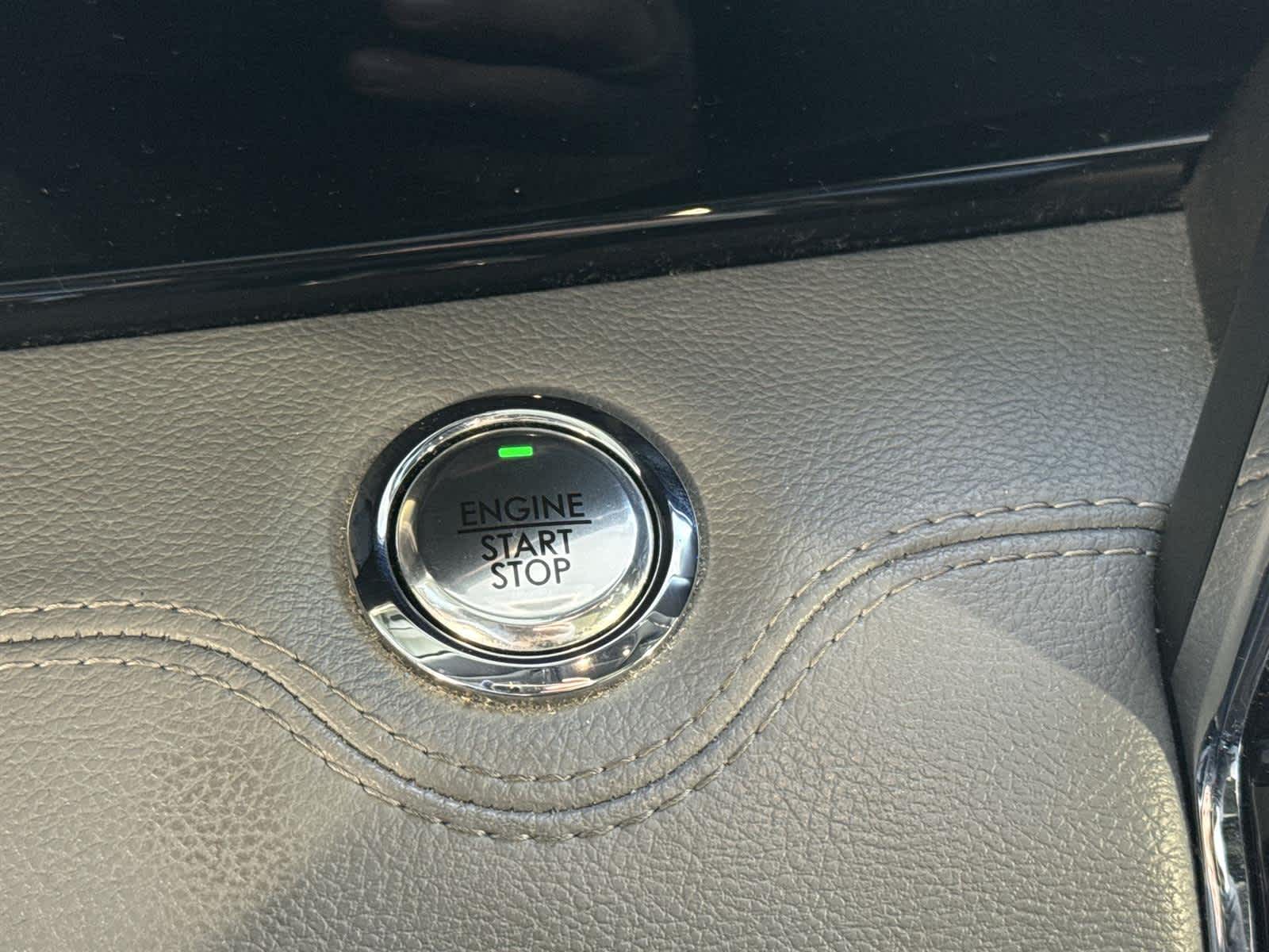 Thumbnail: 2019 Lincoln Navigator - 29