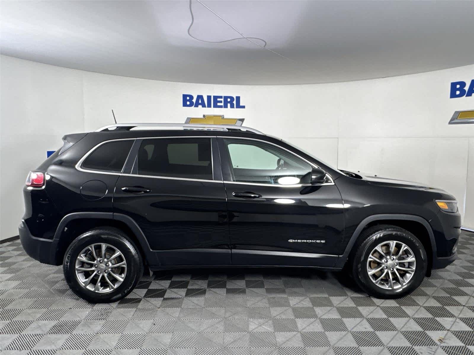 Thumbnail: 2019 Jeep Cherokee - 6