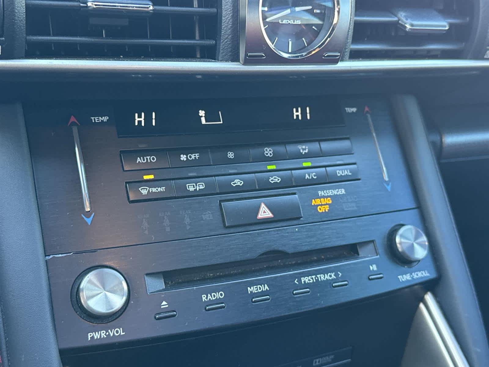 Thumbnail: 2018 Lexus IS - 19