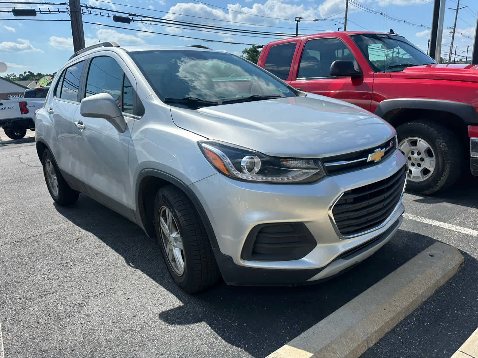 Thumbnail: 2020 Chevrolet Trax - 3