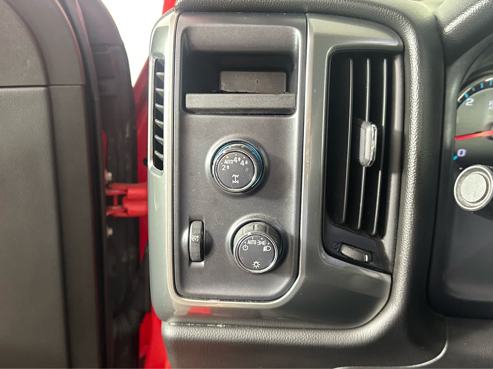 Thumbnail: 2019 Chevrolet Silverado 1500 - 17