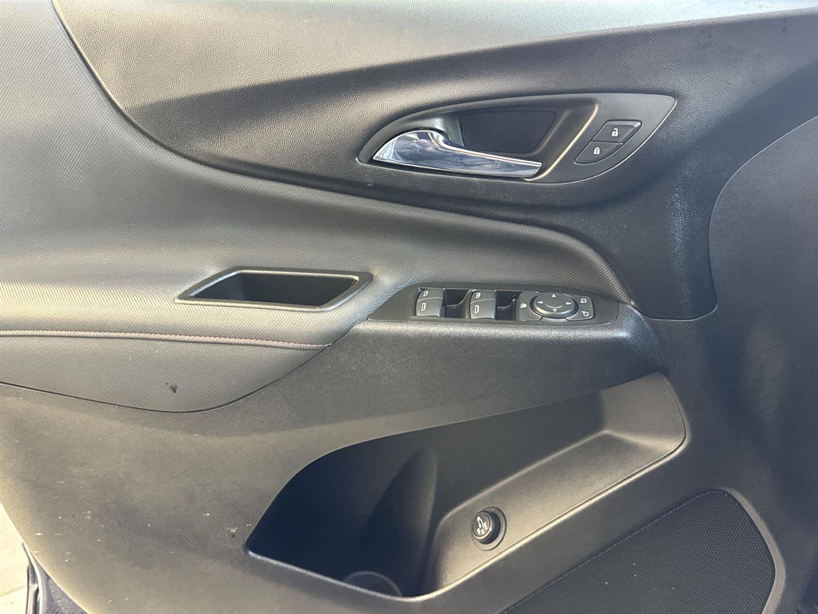 Thumbnail: 2022 Chevrolet Equinox - 22