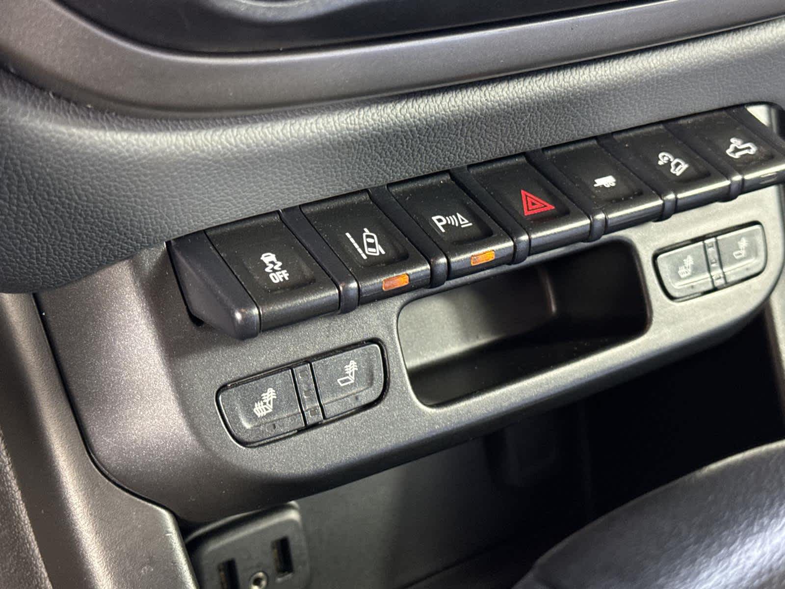 Thumbnail: 2021 Chevrolet Colorado - 19