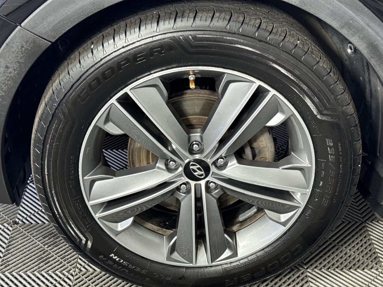 Thumbnail: 2016 Hyundai Santa Fe - 10