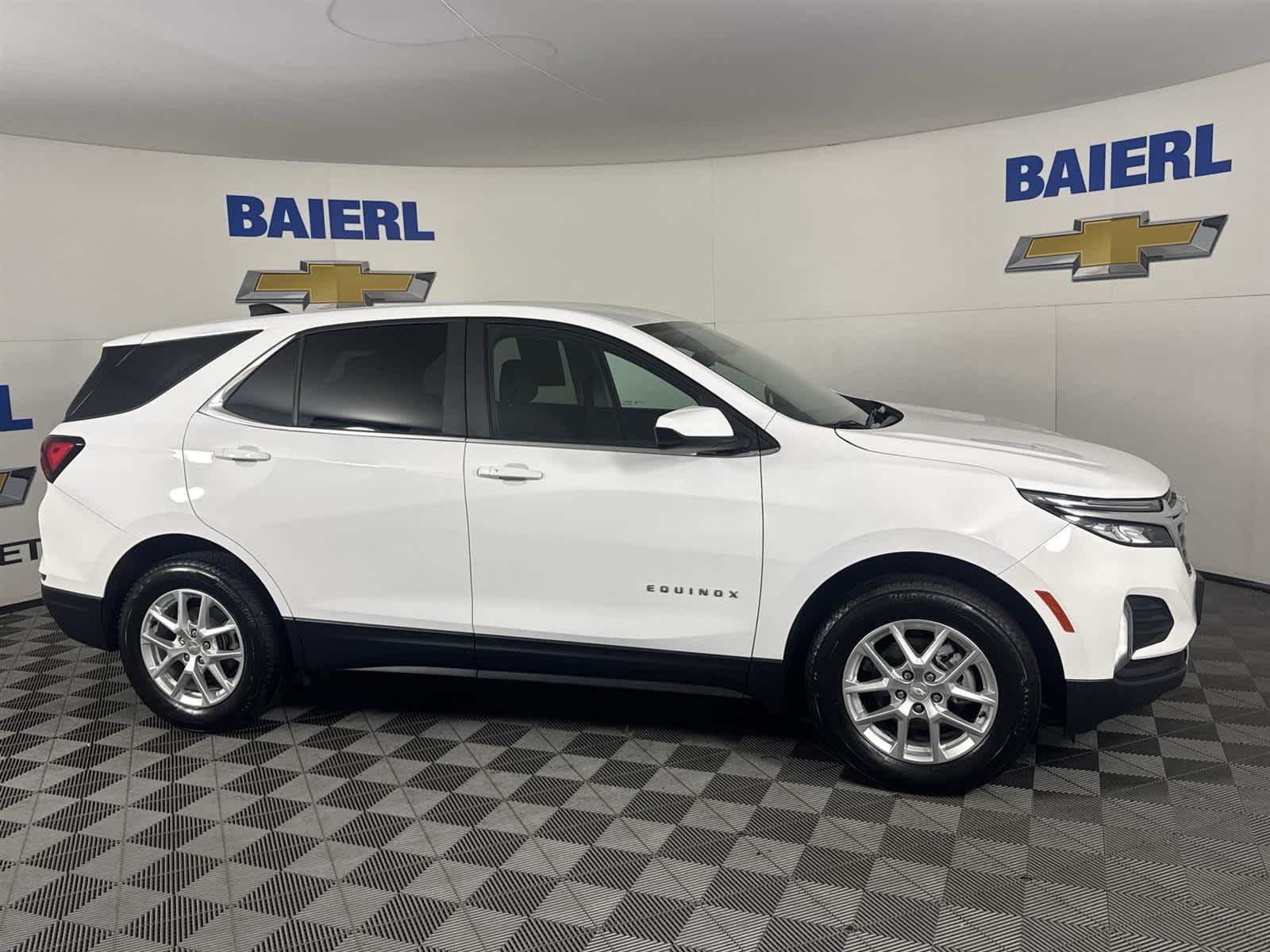 Thumbnail: 2022 Chevrolet Equinox - 6