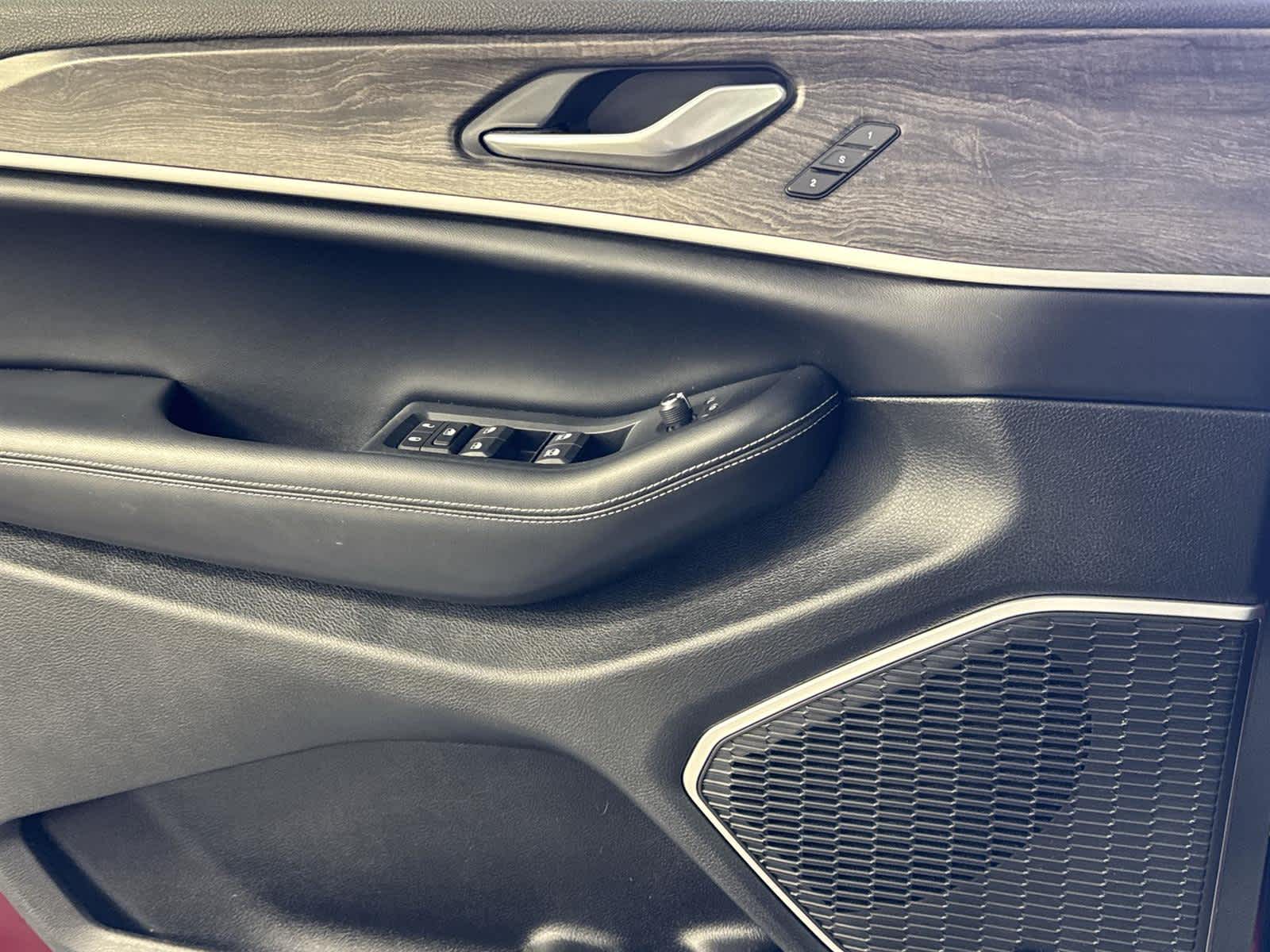 Thumbnail: 2023 Jeep Grand Cherokee - 21