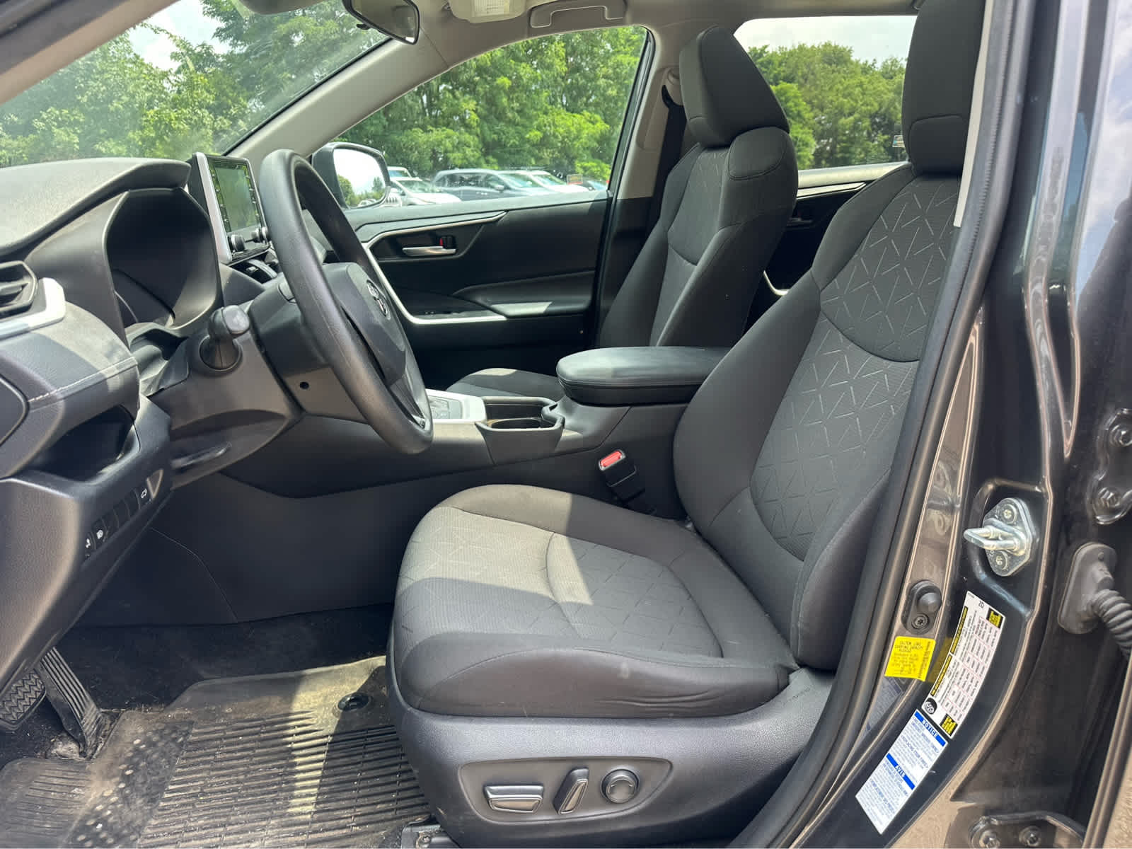 Thumbnail: 2021 Toyota RAV4 - 10