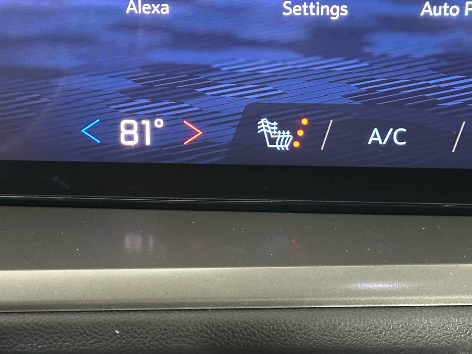 Thumbnail: 2024 Chevrolet Traverse - 15